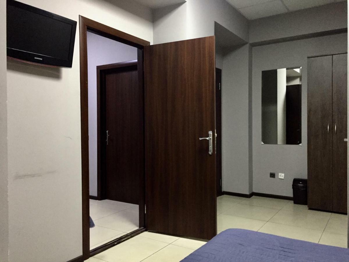 Westend Hotel Киев Екстериор снимка