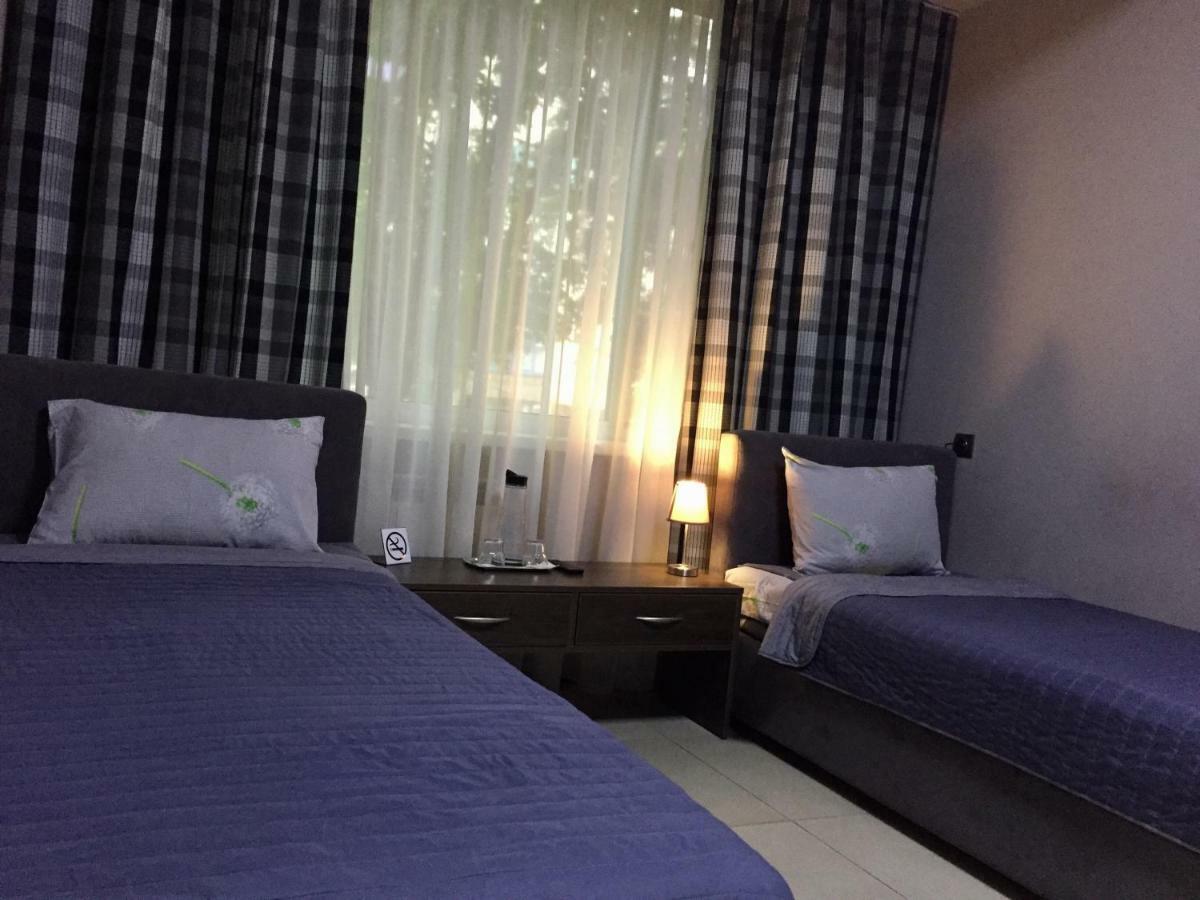 Westend Hotel Киев Екстериор снимка