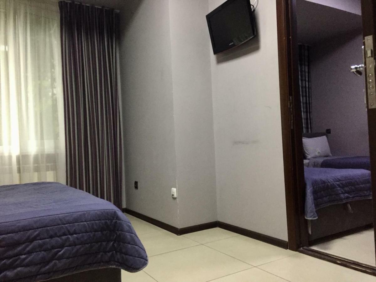 Westend Hotel Киев Екстериор снимка